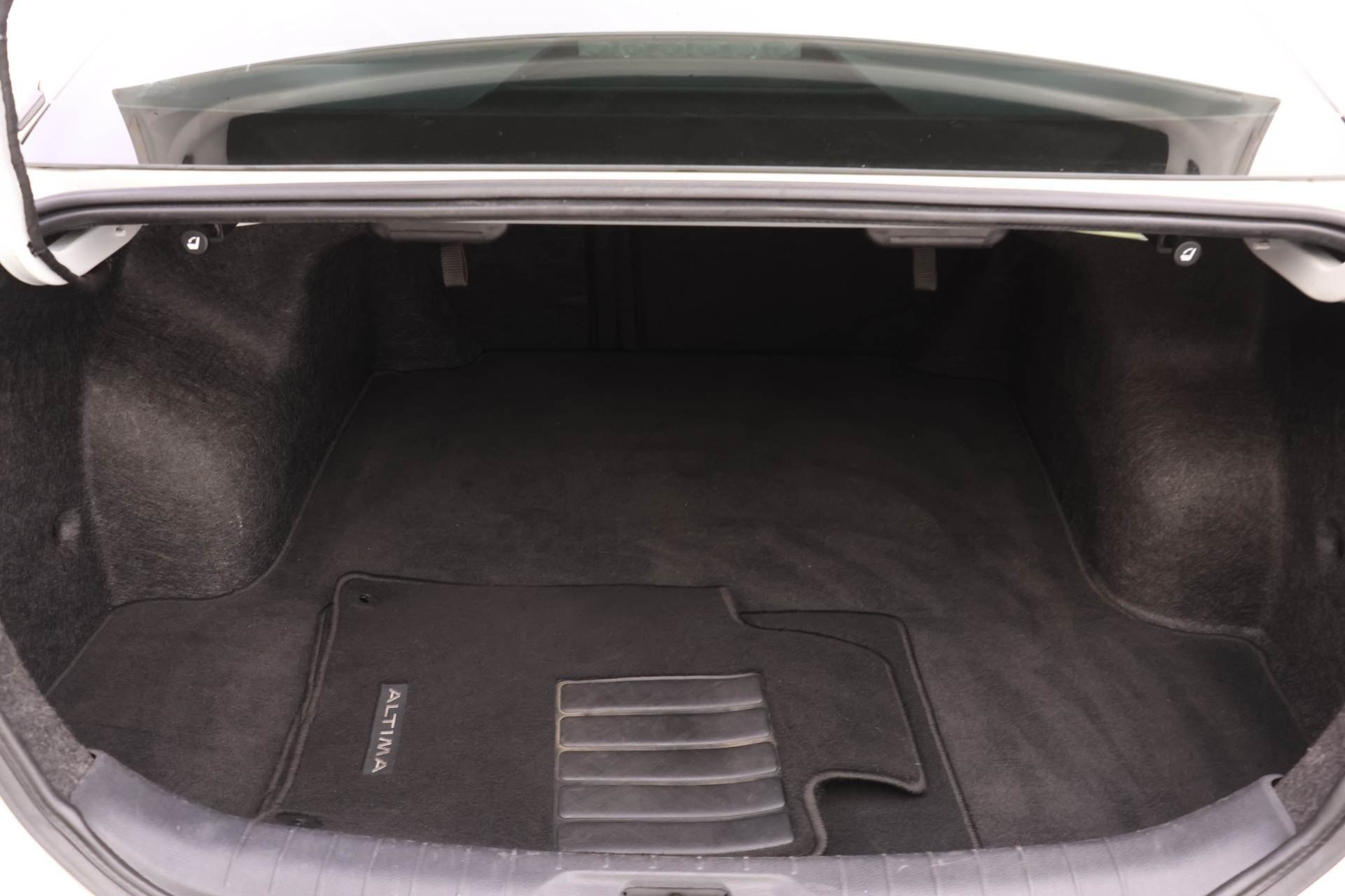 2023 Nissan Altima 2.5 SV Image 4 of 17