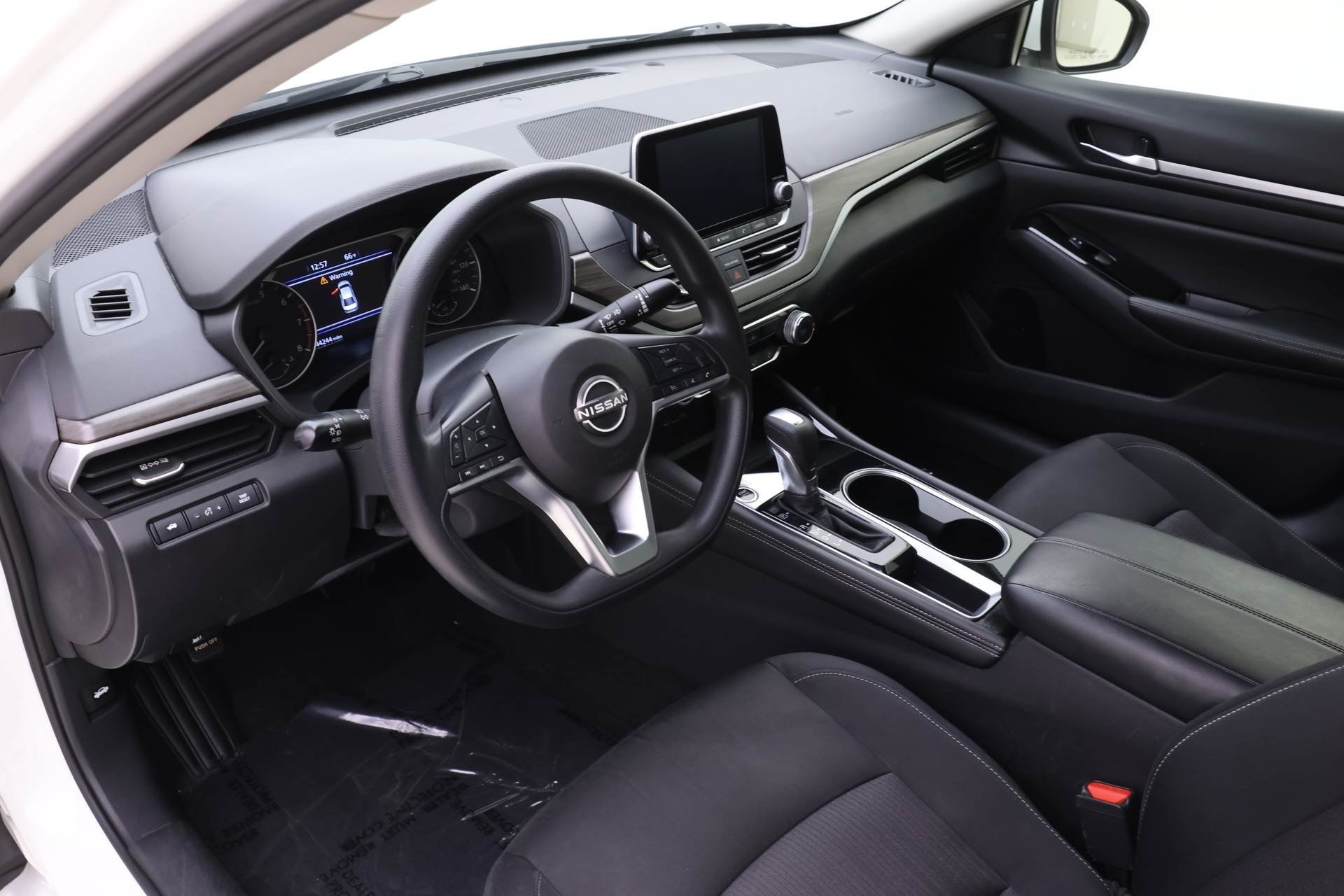 2023 Nissan Altima 2.5 SV Image 9 of 17