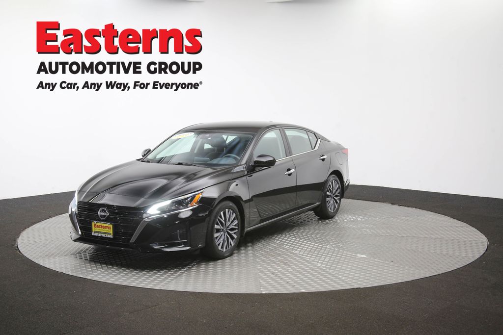 2023 Nissan Altima 2.5 SV Image 1 of 66