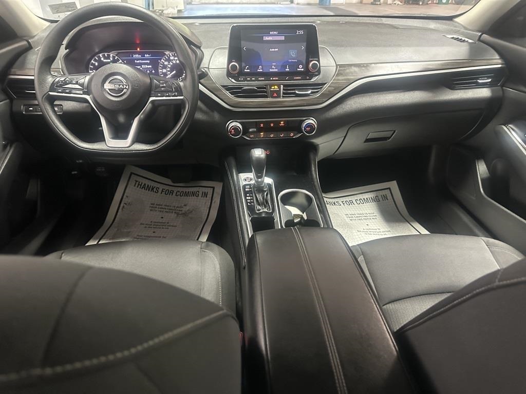 Vehicle image 11 of 37