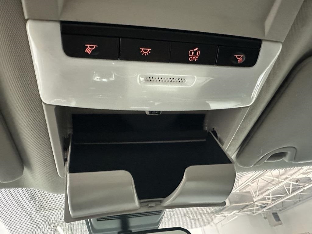 Vehicle image 23 of 37