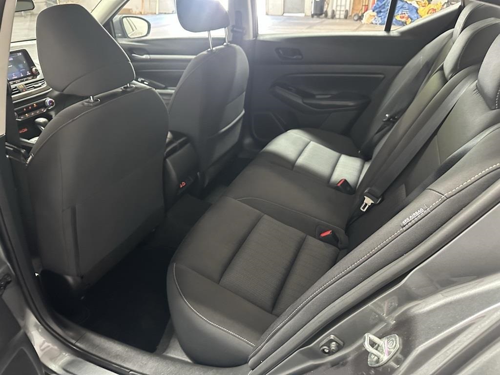 Vehicle image 10 of 37