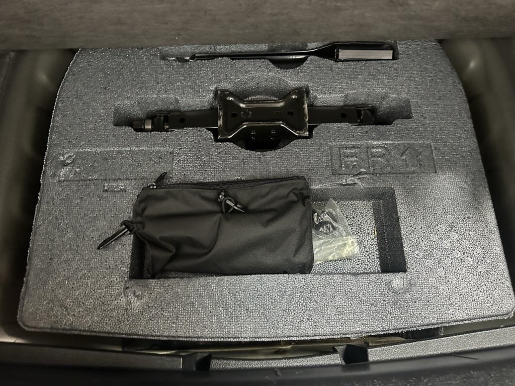 Vehicle image 8 of 37