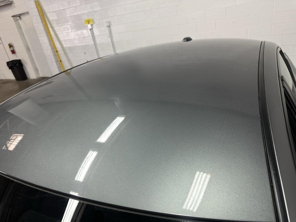Vehicle image 34 of 37