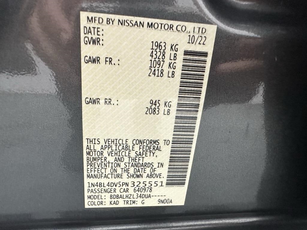 Vehicle image 27 of 37