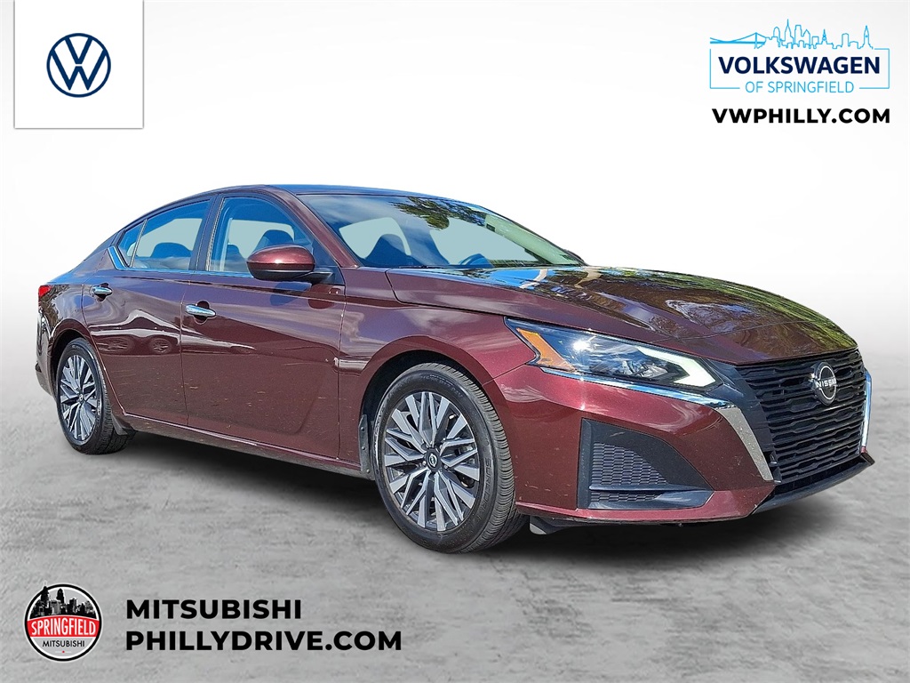 2023 Nissan Altima 2.5 SV Image 3 of 32