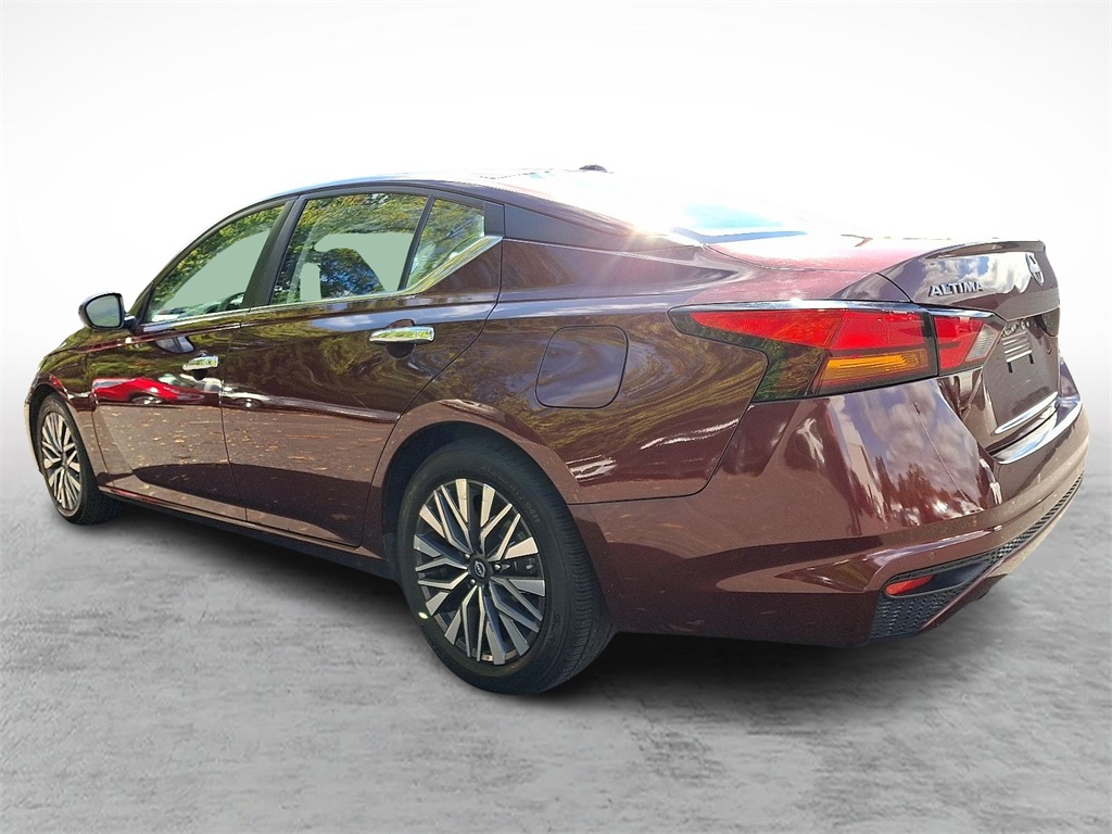 2023 Nissan Altima 2.5 SV Image 7 of 32