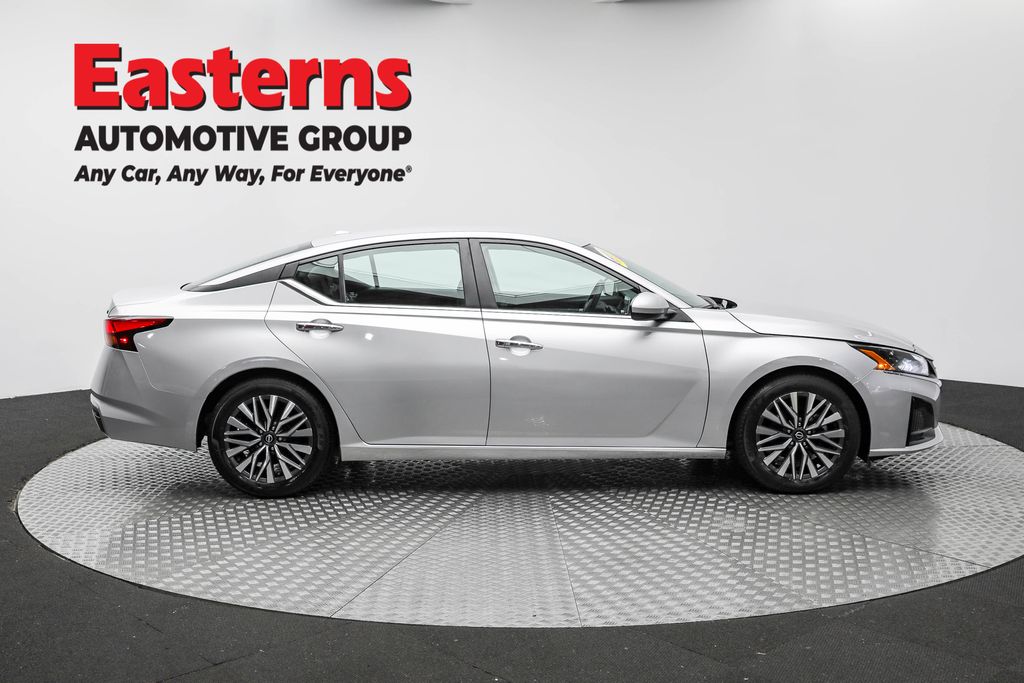 2023 Nissan Altima 2.5 SV Image 17 of 64