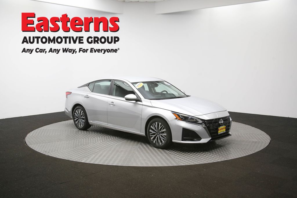 2023 Nissan Altima 2.5 SV Image 12 of 64