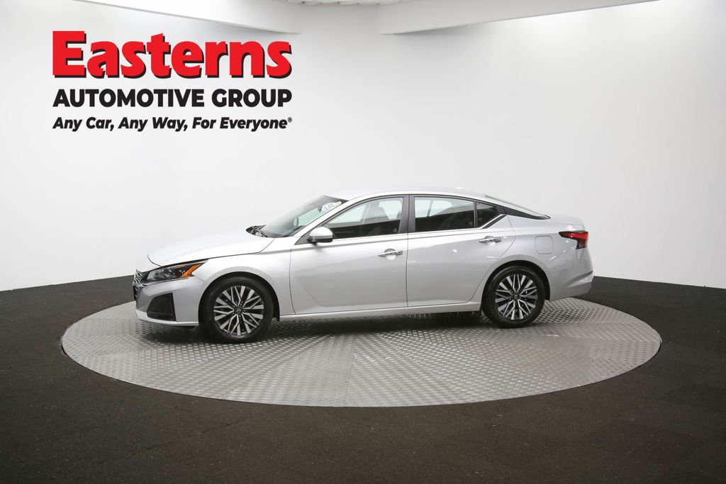 2023 Nissan Altima 2.5 SV Image 7 of 64