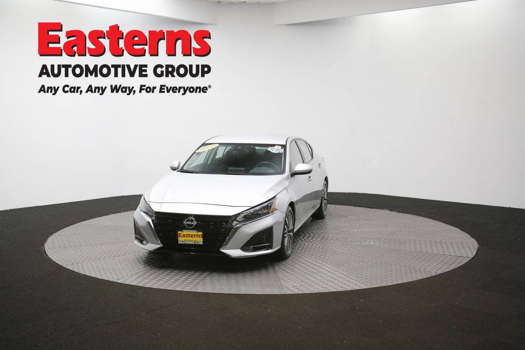 2023 Nissan Altima 2.5 SV Image 3 of 64