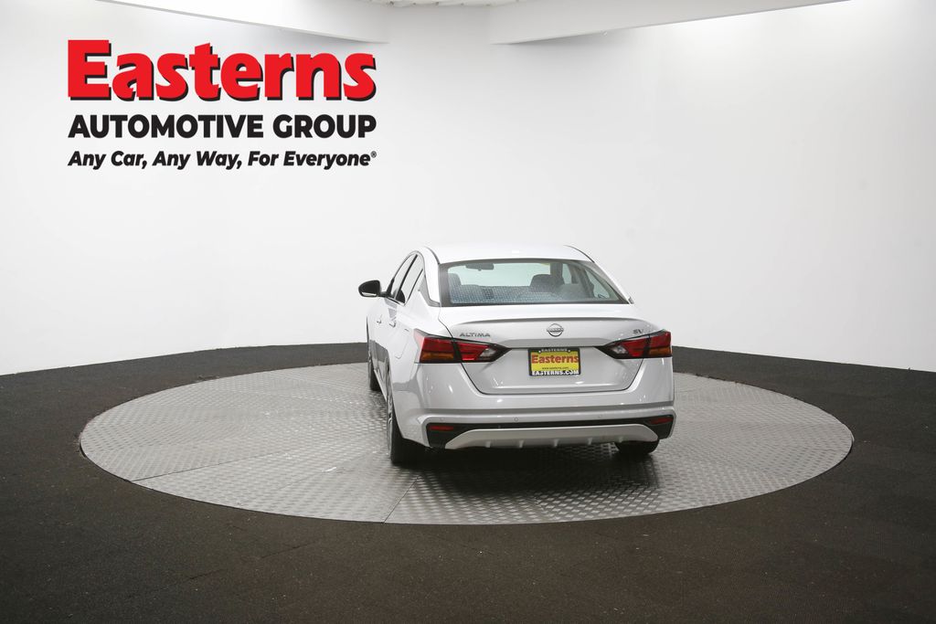 2023 Nissan Altima 2.5 SV Image 32 of 64
