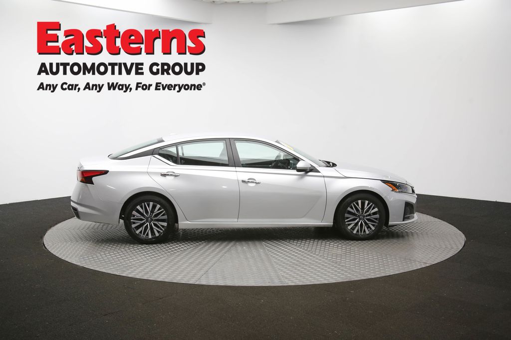 2023 Nissan Altima 2.5 SV Image 18 of 64