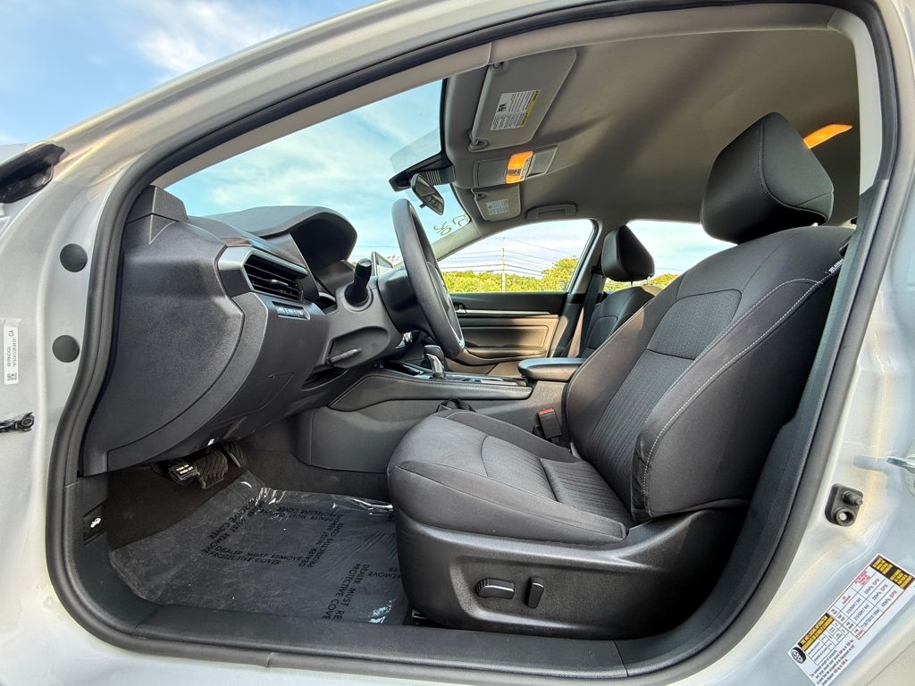 2023 Nissan Altima 2.5 SV Image 30 of 35