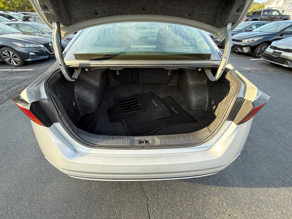 2023 Nissan Altima 2.5 SV Image 11 of 35