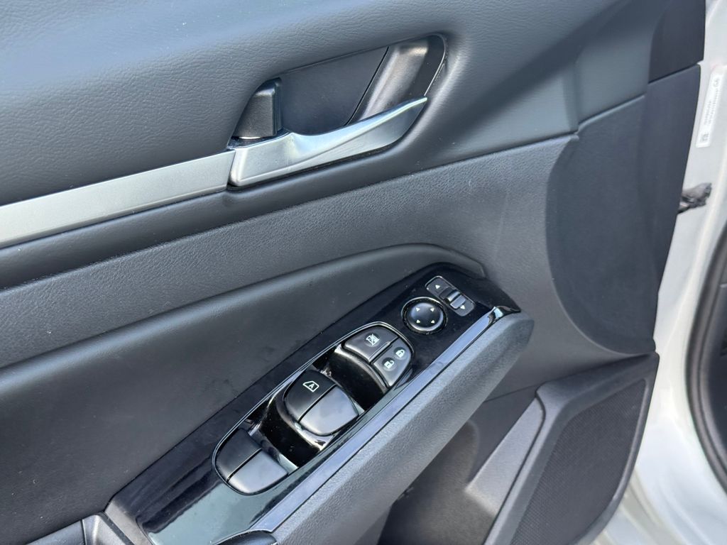 2023 Nissan Altima 2.5 SV Image 25 of 35