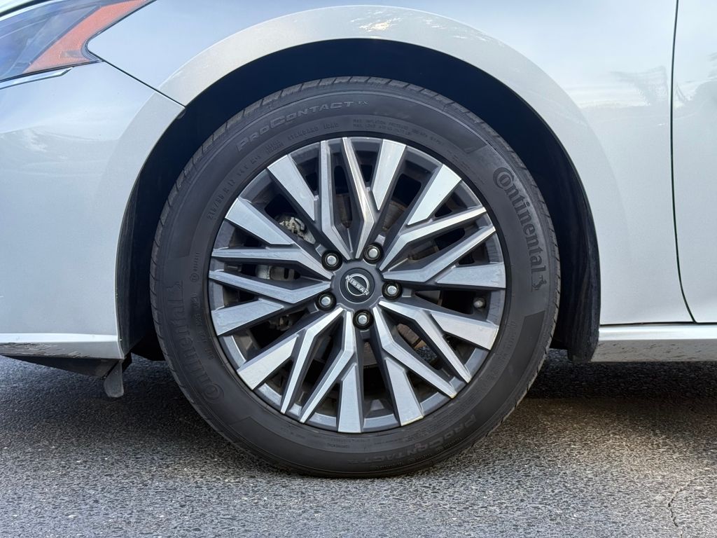 2023 Nissan Altima 2.5 SV Image 9 of 35