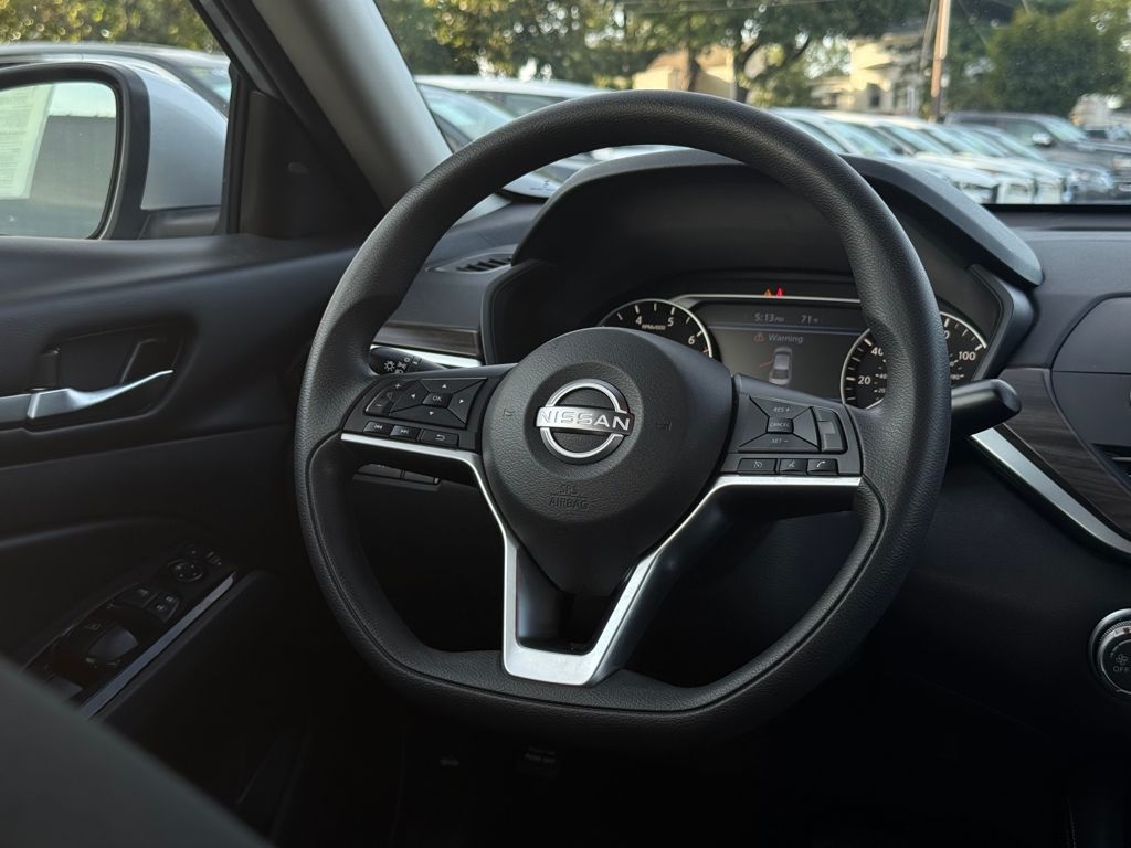 2023 Nissan Altima 2.5 SV Image 18 of 35
