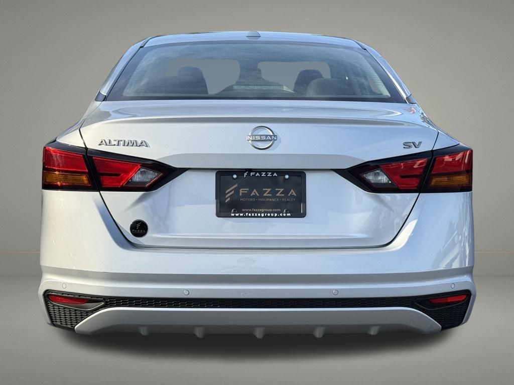 2023 Nissan Altima 2.5 SV Image 5 of 35