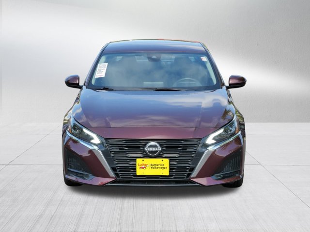 2023 Nissan Altima 2.5 SV Image 2 of 38