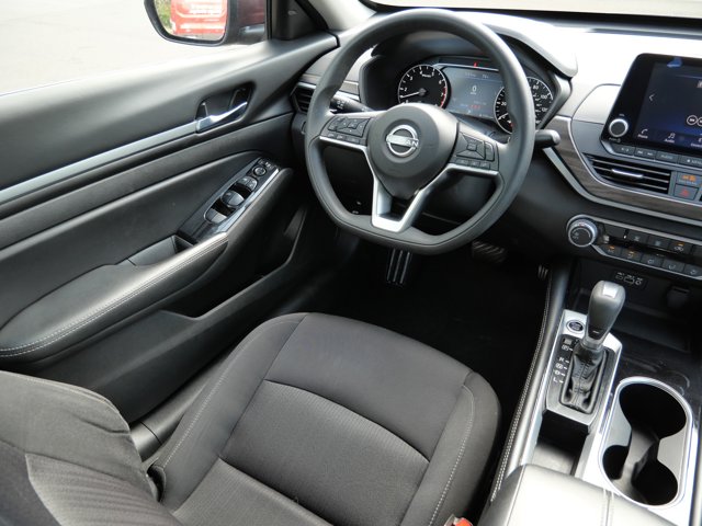 2023 Nissan Altima 2.5 SV Image 14 of 38