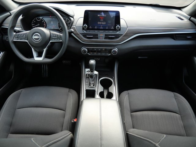 2023 Nissan Altima 2.5 SV Image 15 of 38