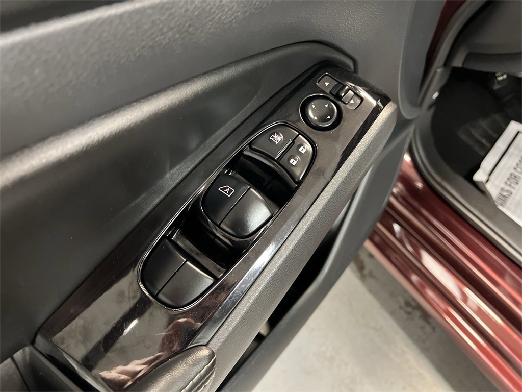 Vehicle image 20 of 30