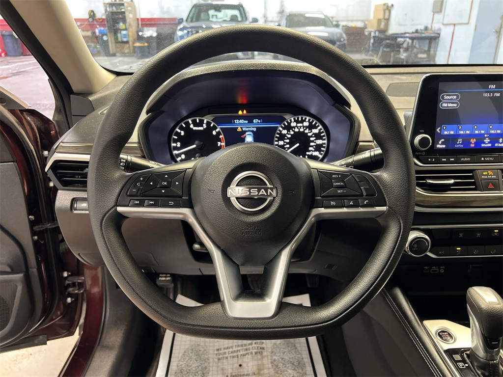 Vehicle image 11 of 30