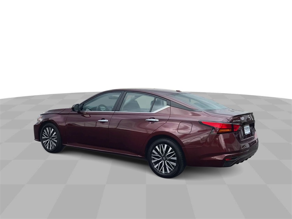 Vehicle image 8 of 30