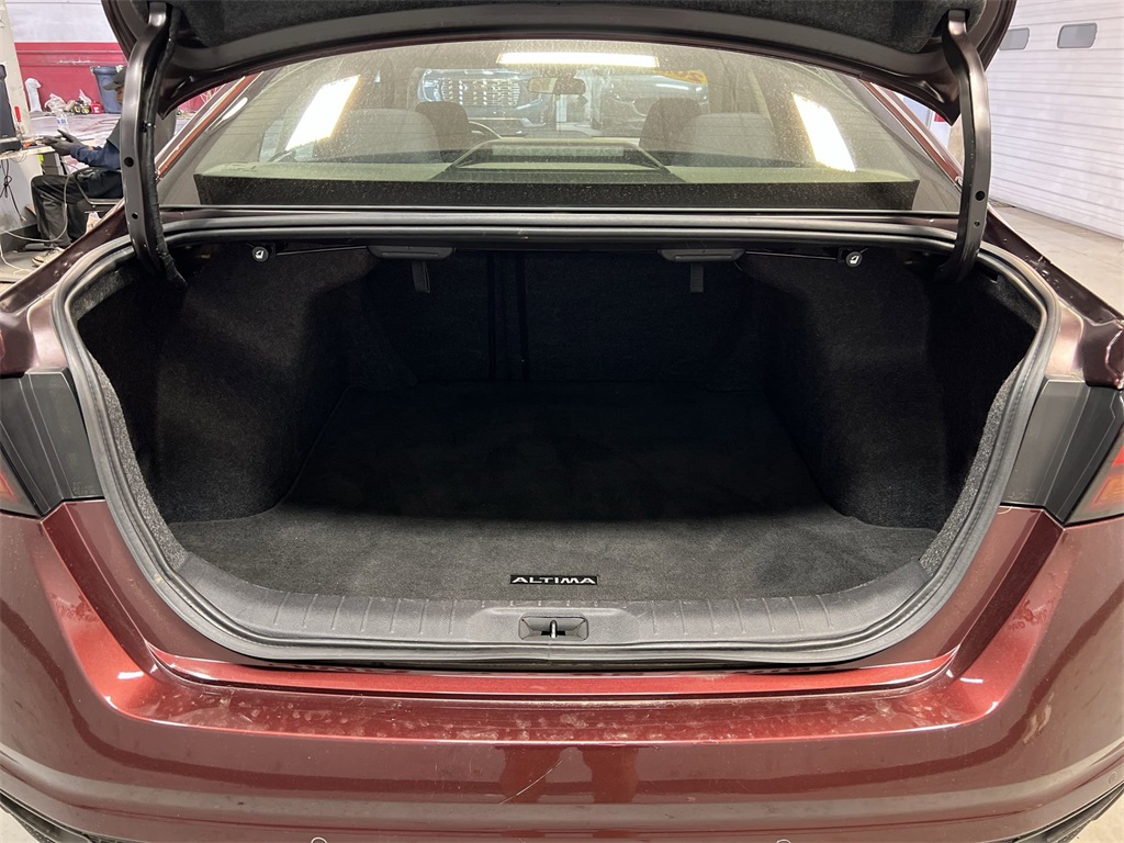 Vehicle image 22 of 30