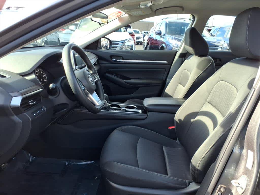 2023 Nissan Altima 2.5 SV Image 12 of 25