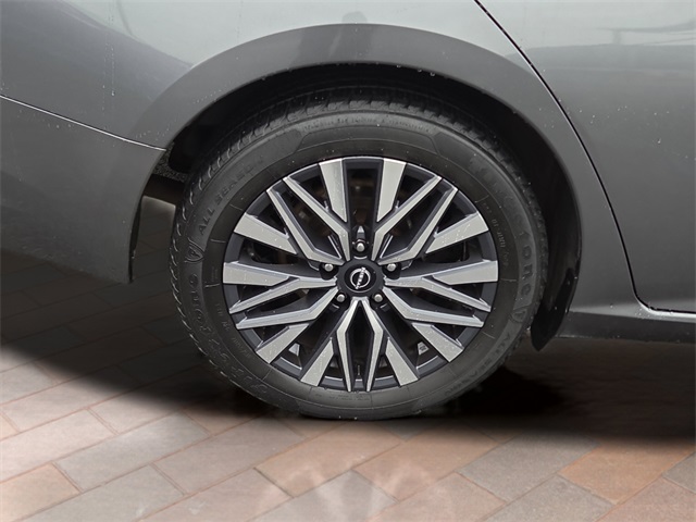 2023 Nissan Altima 2.5 SV Image 6 of 28