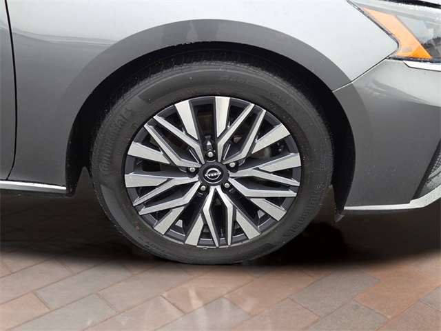 2023 Nissan Altima 2.5 SV Image 7 of 28