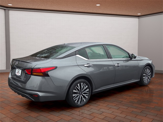 2023 Nissan Altima 2.5 SV Image 4 of 28