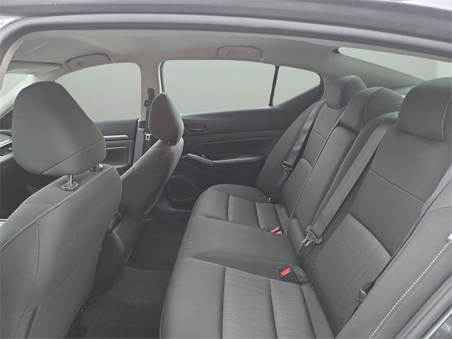 2023 Nissan Altima 2.5 SV Image 12 of 28