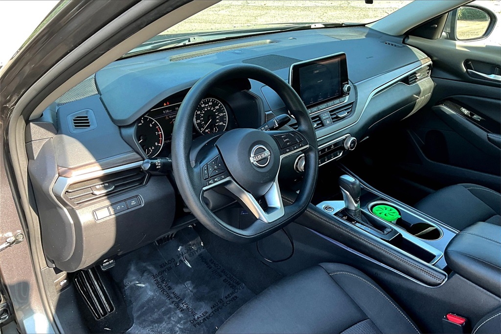 2023 Nissan Altima 2.5 SV Image 12 of 29