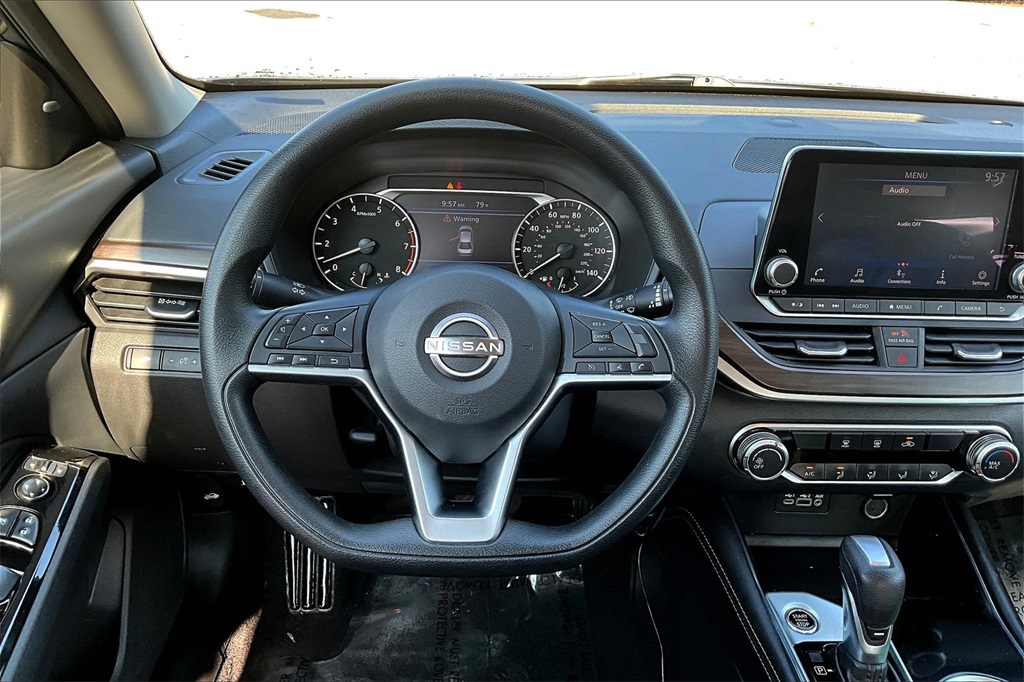 2023 Nissan Altima 2.5 SV Image 14 of 29