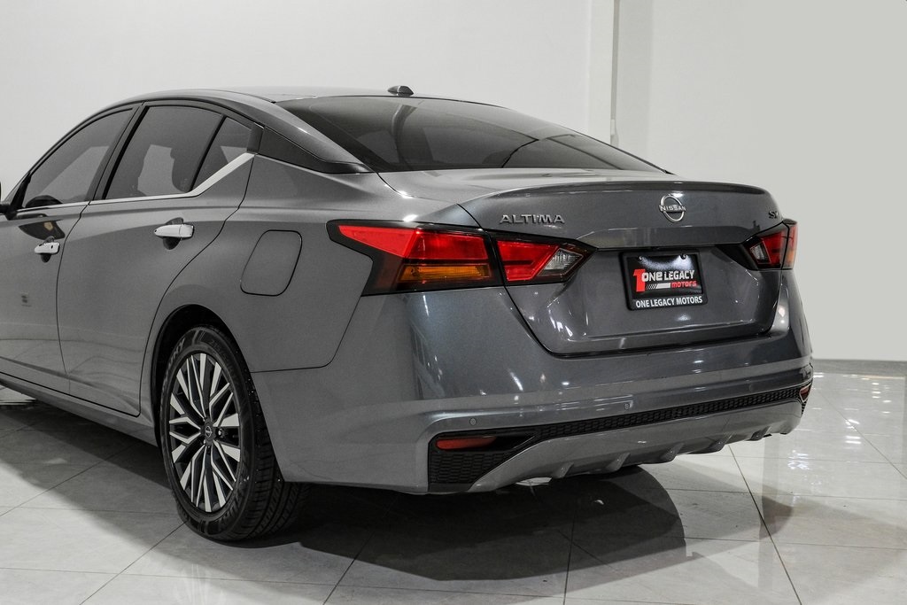 2023 Nissan Altima 2.5 SV Image 10 of 55