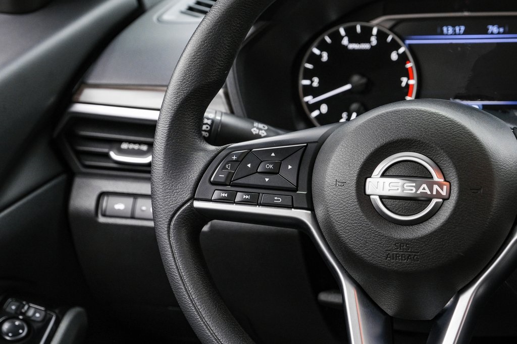 2023 Nissan Altima 2.5 SV Image 17 of 55