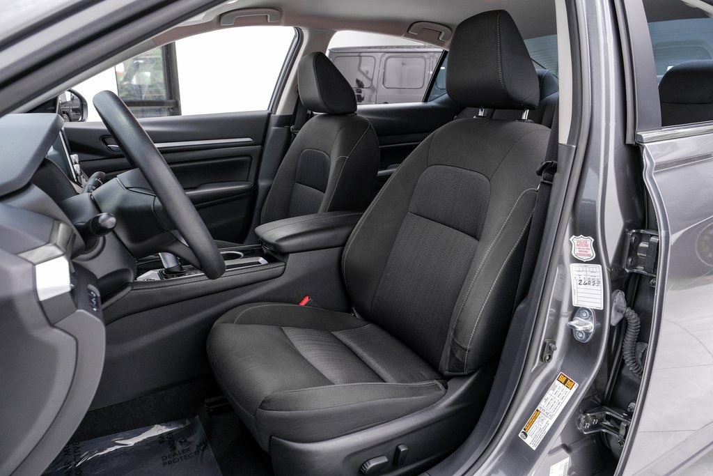 2023 Nissan Altima 2.5 SV Image 13 of 55