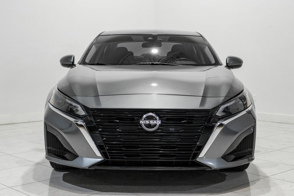 2023 Nissan Altima 2.5 SV Image 4 of 55
