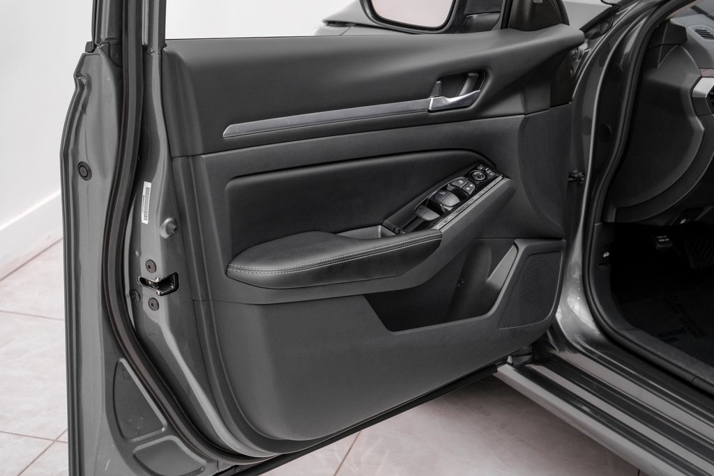 2023 Nissan Altima 2.5 SV Image 38 of 55