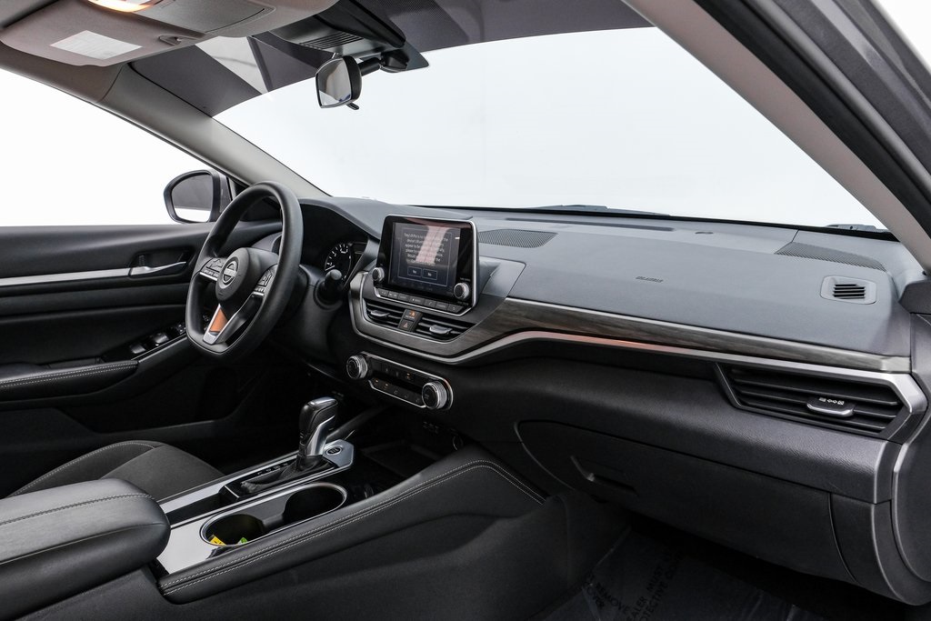 2023 Nissan Altima 2.5 SV Image 14 of 55