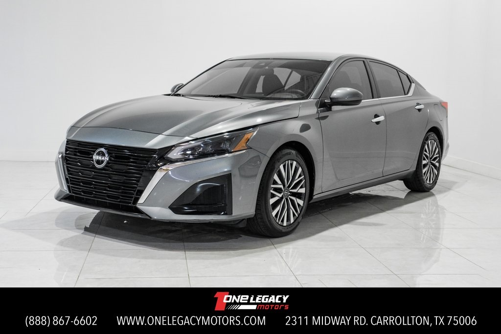 2023 Nissan Altima 2.5 SV Image 3 of 55