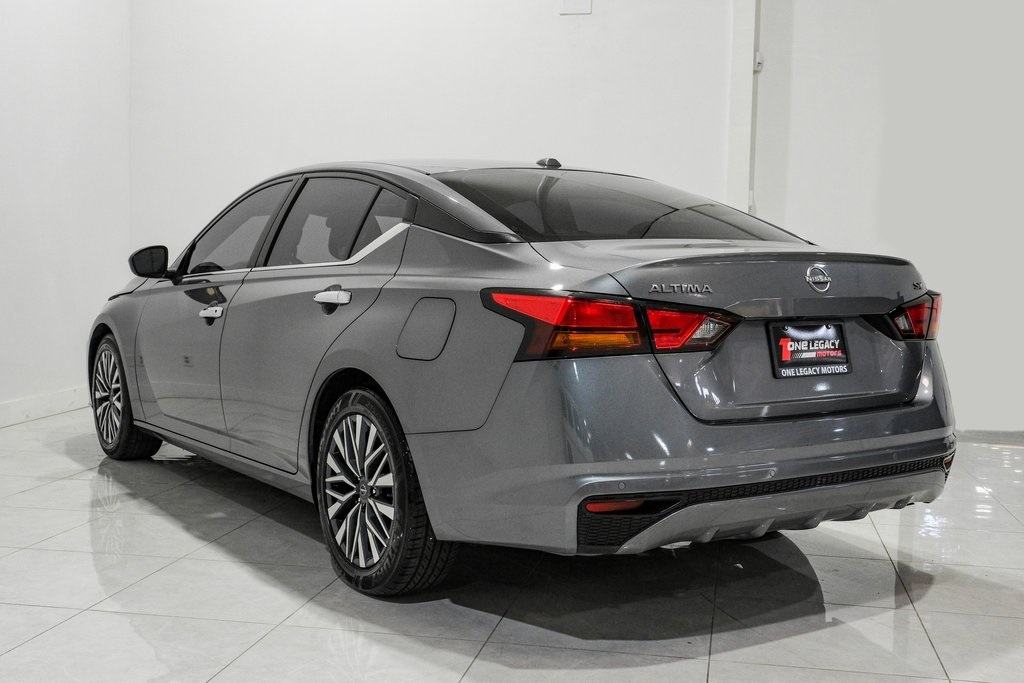 2023 Nissan Altima 2.5 SV Image 8 of 55