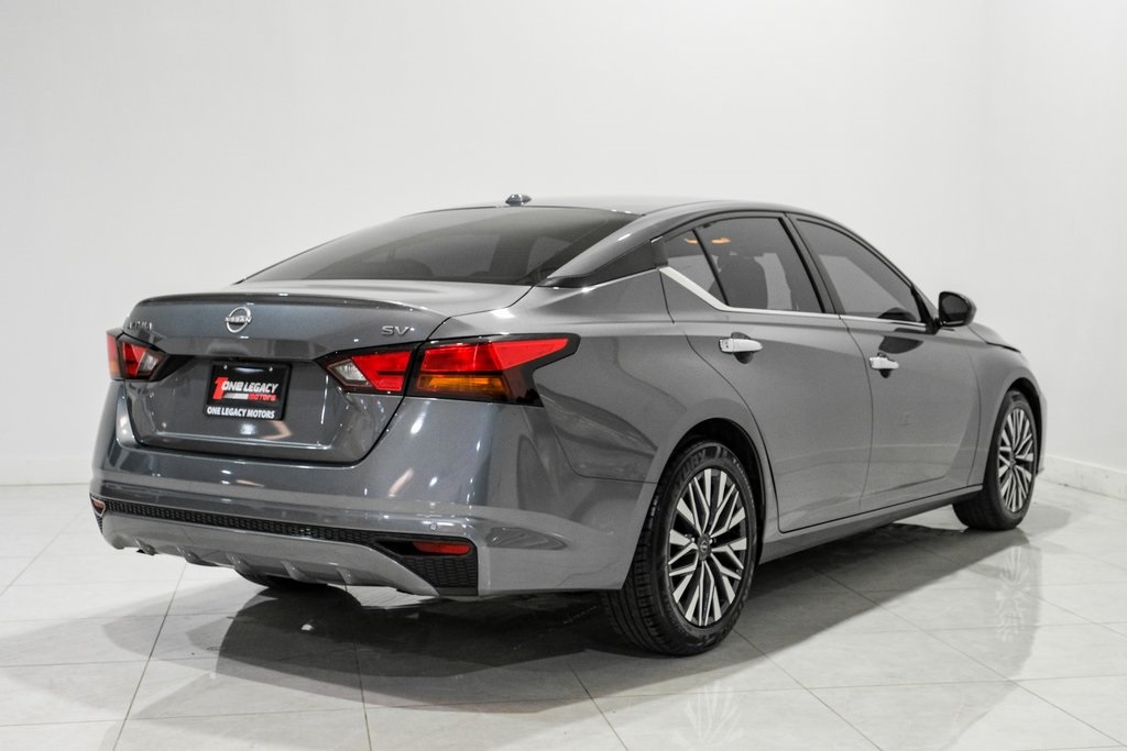 2023 Nissan Altima 2.5 SV Image 6 of 55