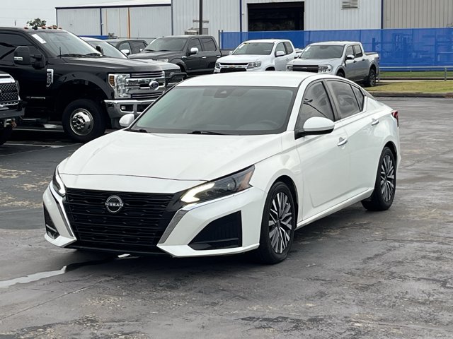 2023 Nissan Altima 2.5 SV Image 1 of 30