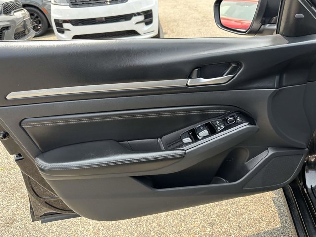2023 Nissan Altima 2.5 SV Image 13 of 45