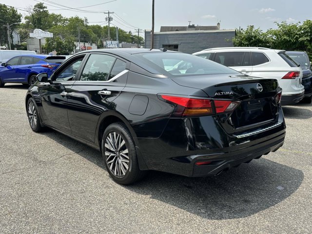 2023 Nissan Altima 2.5 SV Image 7 of 45