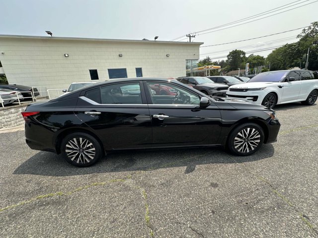 2023 Nissan Altima 2.5 SV Image 5 of 45